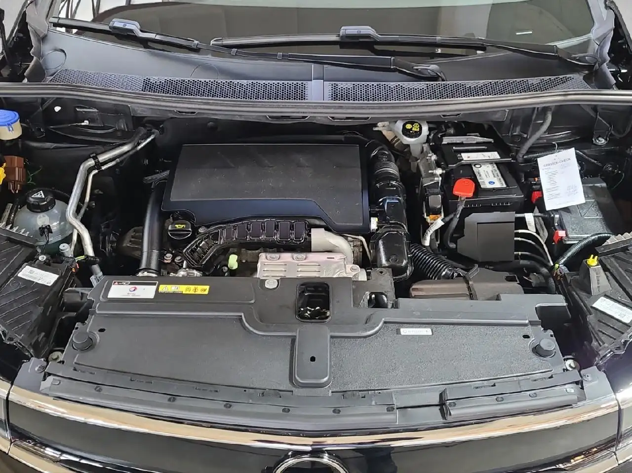 Opel Grandland Elegance 1.2T 96KW/130PS 8AT+AHZV+SHZ+ — Vehicle gallery 14
