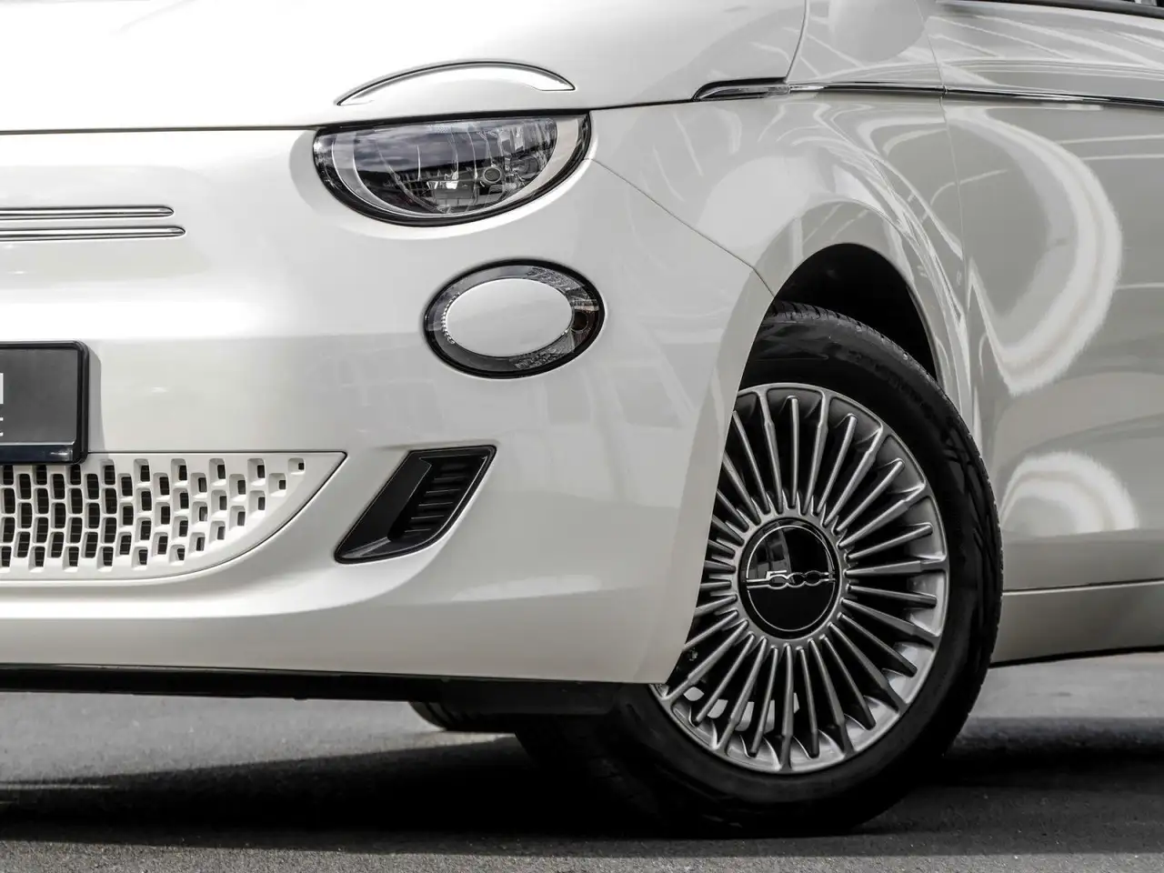 Fiat 500e Neuer 500C*PDC*Klimaautomatik*ALU*CarPlay* — معرض صور السيارة 5