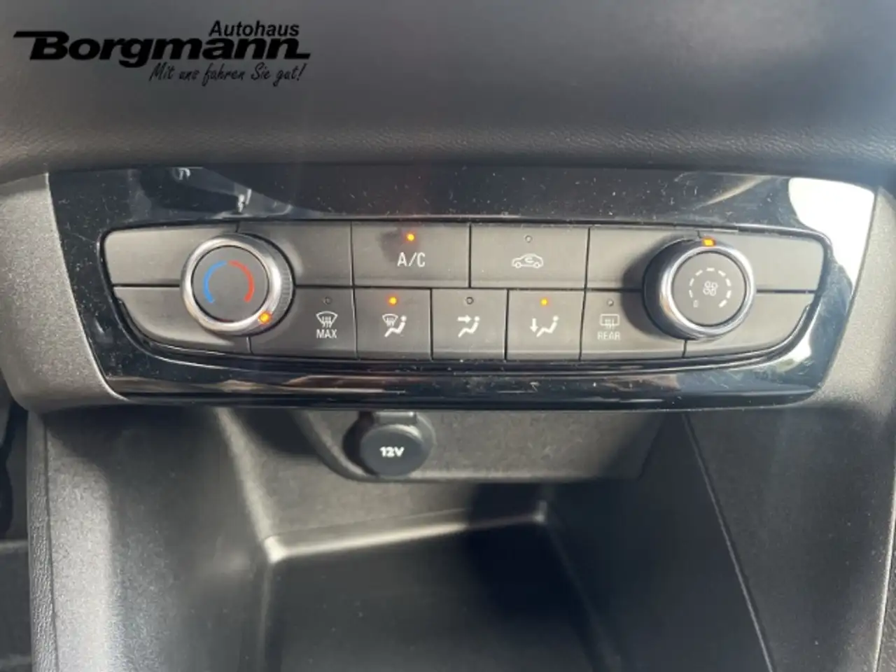 Opel Corsa 1.2 Bluetooth - Park Distance Control - Tempomat — Galería del vehículo 17