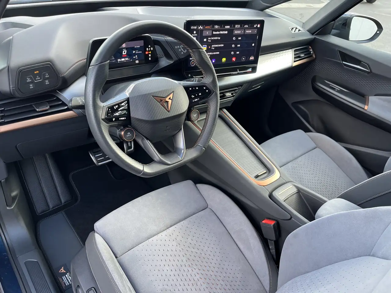 CUPRA Born e-Boost 195€ m.20% Anz. 82kWh WäPu Navi HeadUp — Vehicle gallery 12