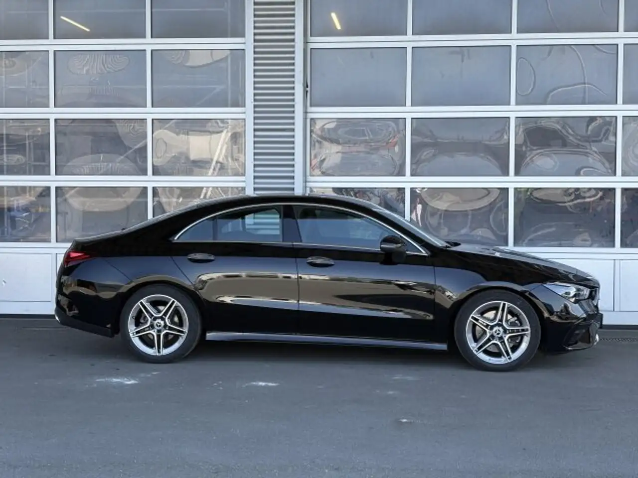 Mercedes-Benz CLA 200 CLA 200 Coupé AMG Line LED Navi Keyless-Go Kam — Galería del vehículo 7