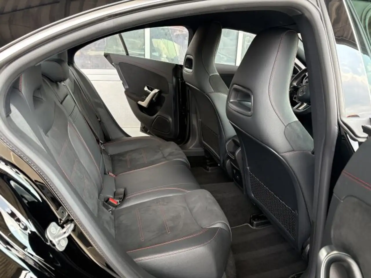 Mercedes-Benz CLA 200 CLA 200 Coupé AMG Line LED Navi Keyless-Go Kam — Galería del vehículo 12