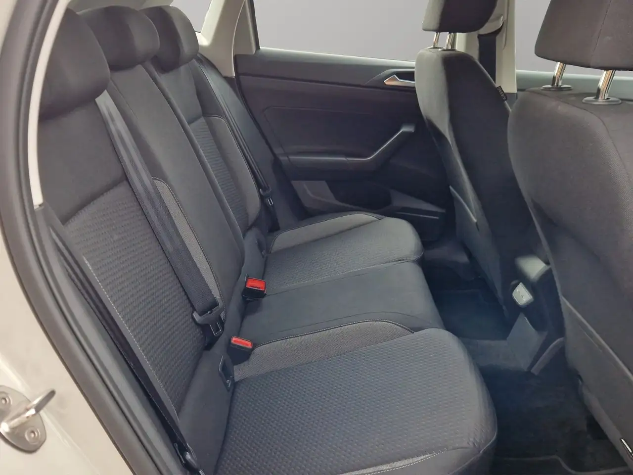 Volkswagen Polo VI Life, PDC, APP, DAB, TEMP, LED — Galerie du véhicule 19