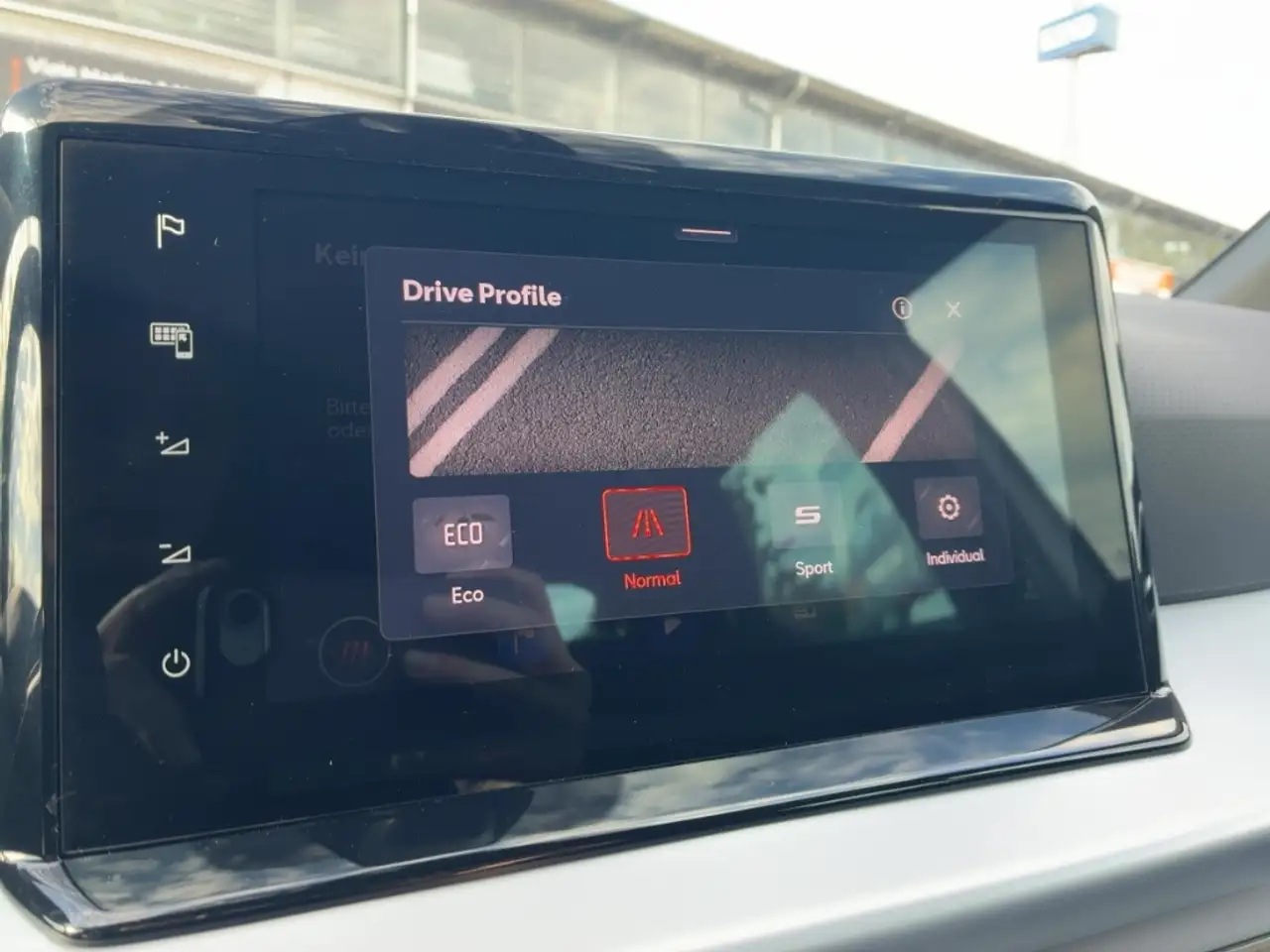 SEAT Arona FR 1.0 TSI DSG Navi Parklenk. ACC Sitzheizung Clim — Galería del vehículo 15