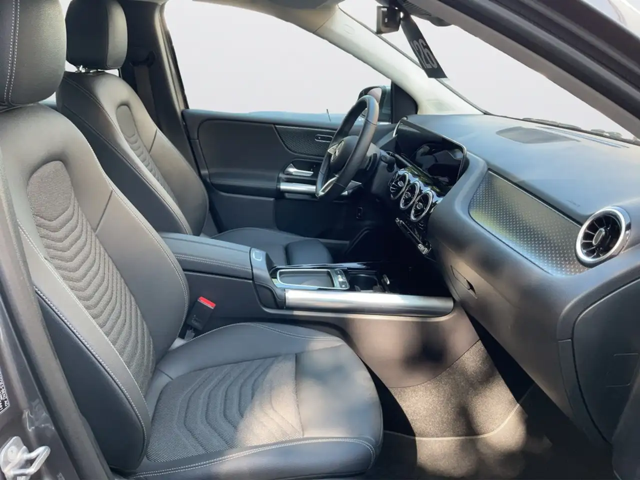 Mercedes-Benz B 180 B180 NAVI/RFK/DSG/ELEKTR. HECKKL. Progressive — Galerie du véhicule 16