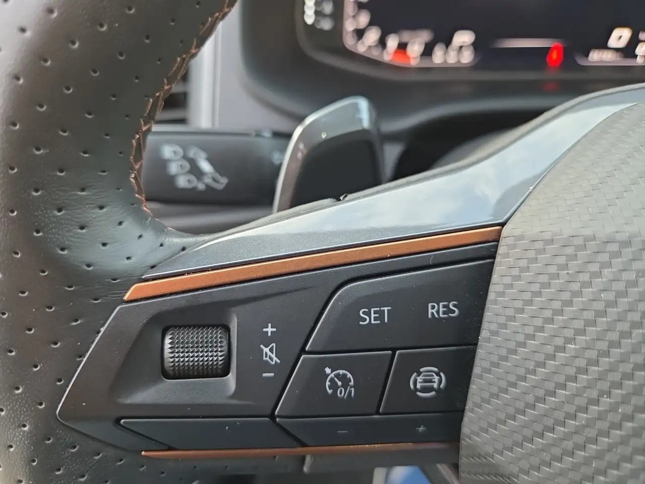 CUPRA Ateca TSI DSG KAMERA+NAVI+APP+LED+GRA+19 ALU! — Galería del vehículo 18