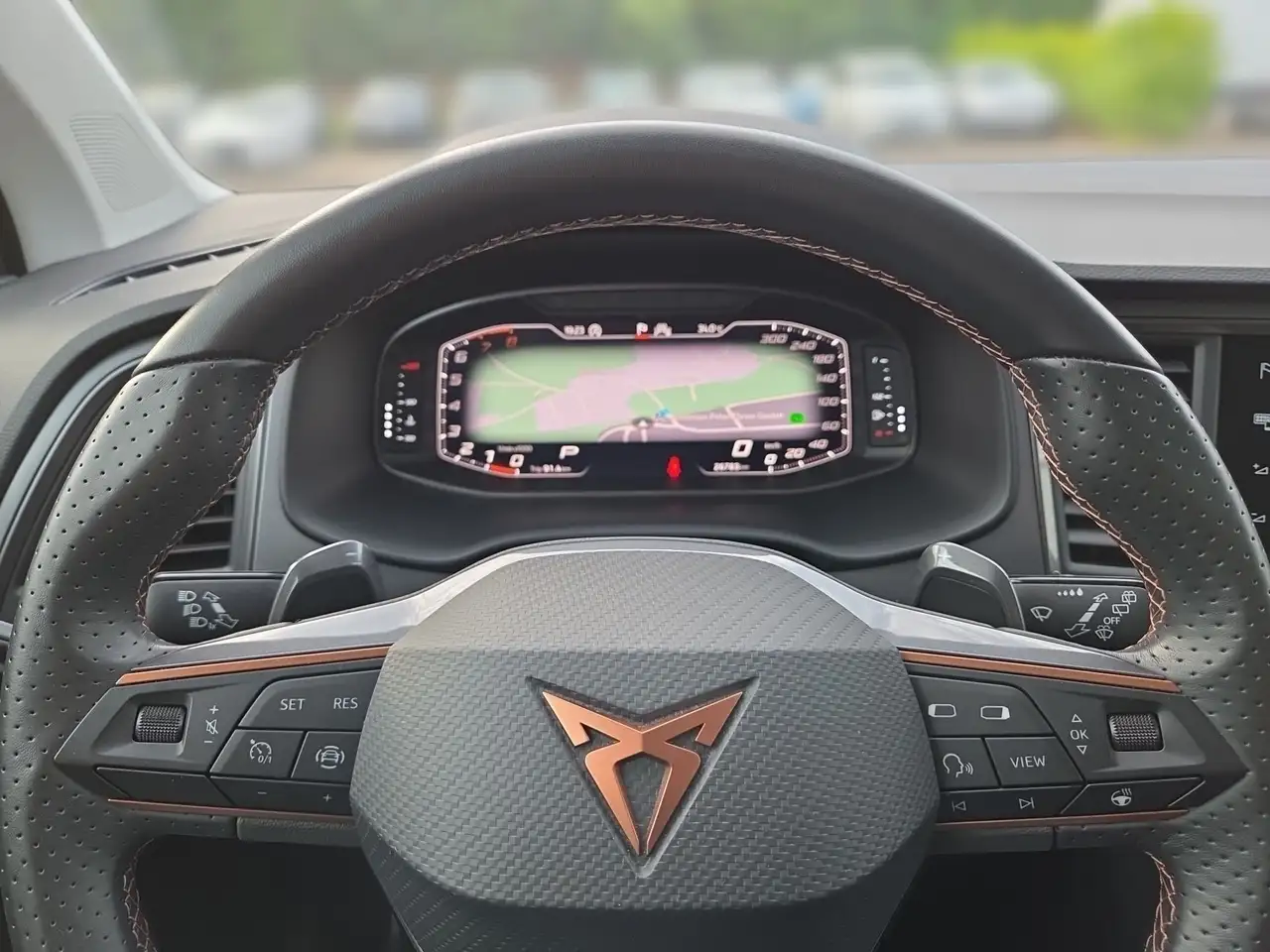 CUPRA Ateca TSI DSG KAMERA+NAVI+APP+LED+GRA+19 ALU! — Galería del vehículo 9