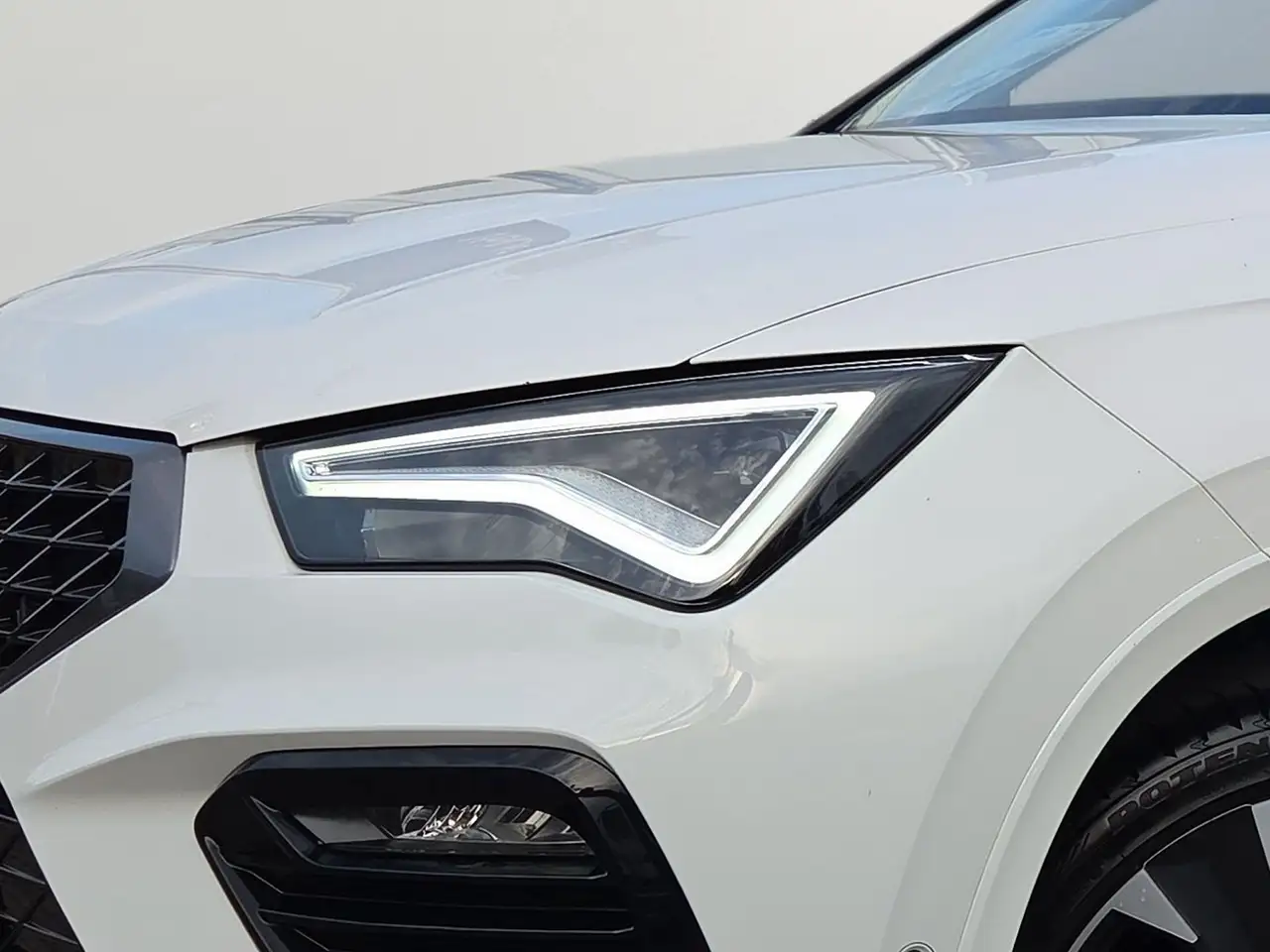 CUPRA Ateca TSI DSG KAMERA+NAVI+APP+LED+GRA+19 ALU! — Galería del vehículo 6