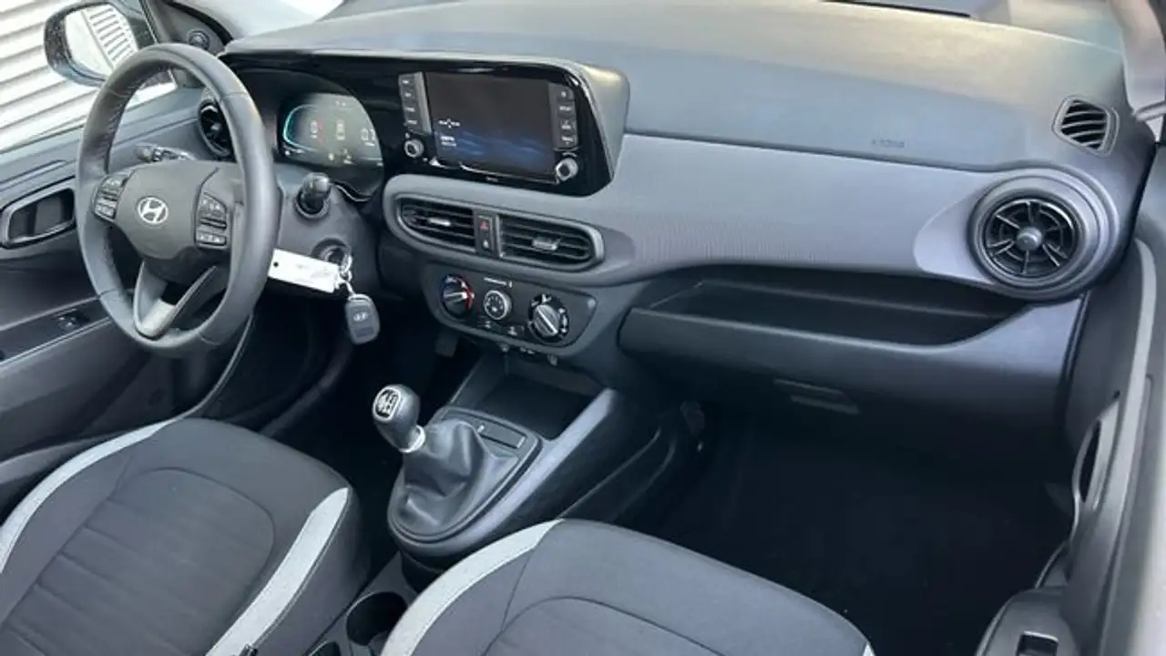 Hyundai i10 1.0 ESSENCE 67 5P — Galerie du véhicule 11