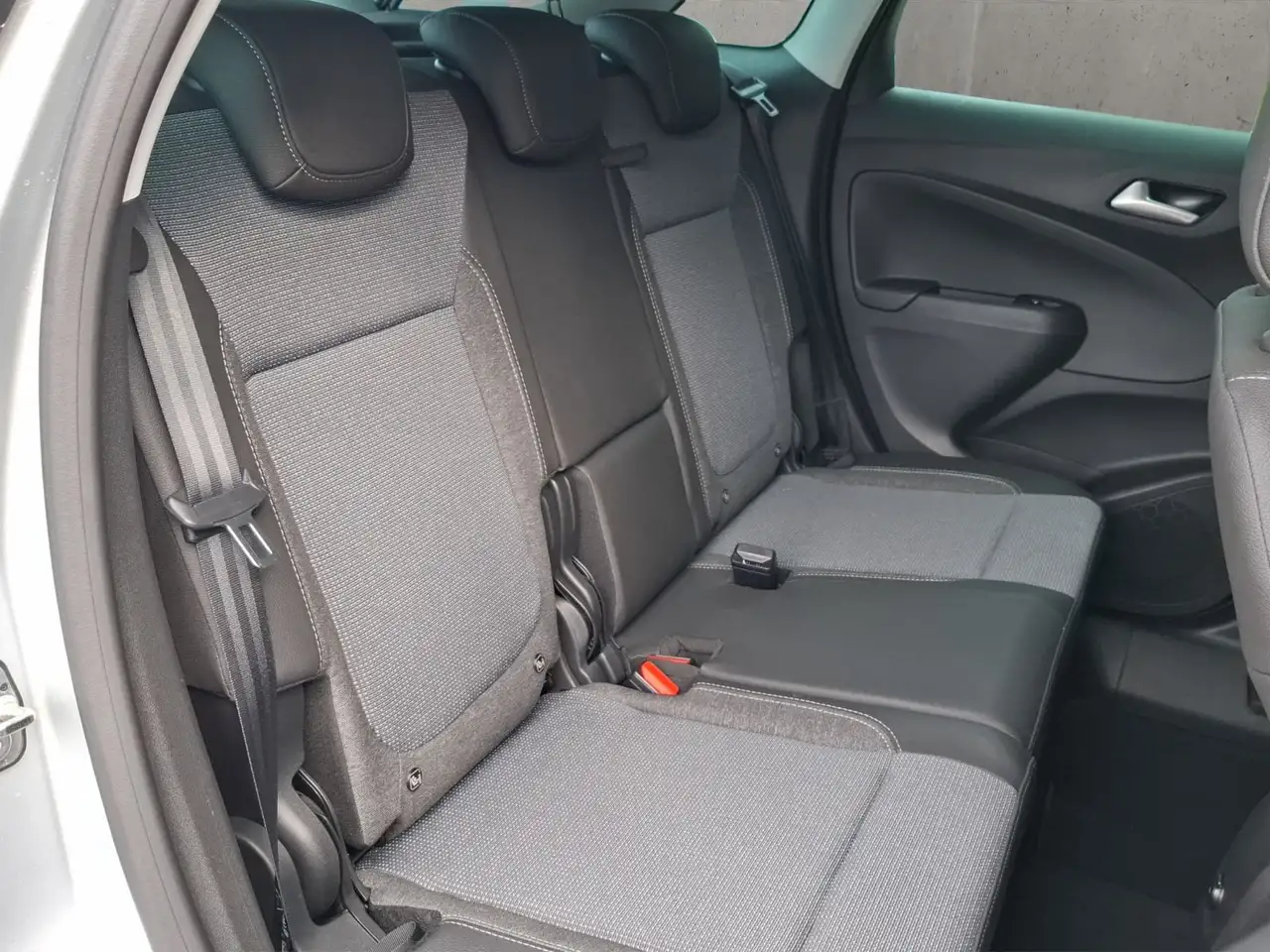 Opel Crossland 1.2 DI Turbo, Rückfahrkamera, Sitzheiz — معرض صور السيارة 18