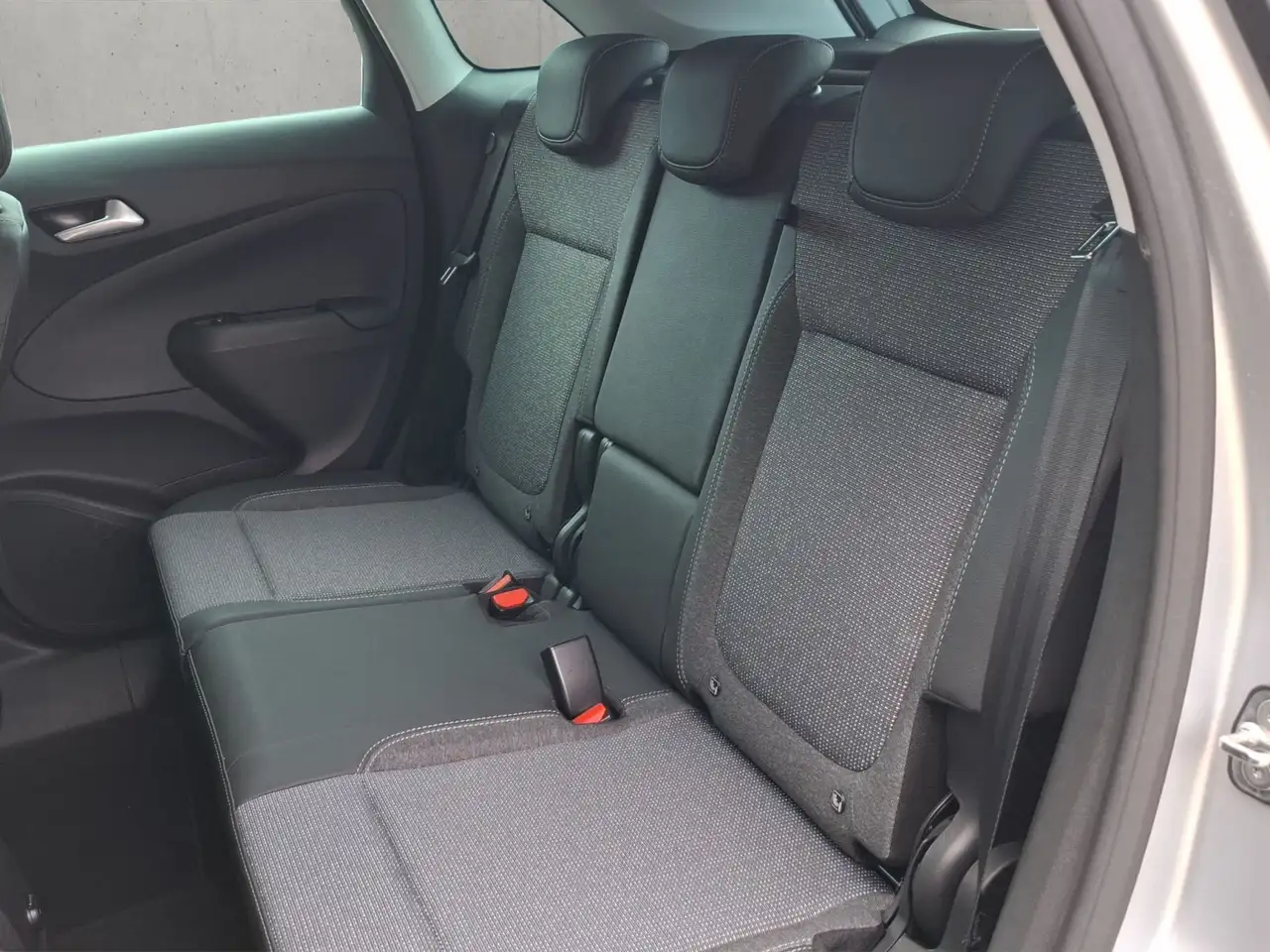 Opel Crossland 1.2 DI Turbo, Rückfahrkamera, Sitzheiz — معرض صور السيارة 14