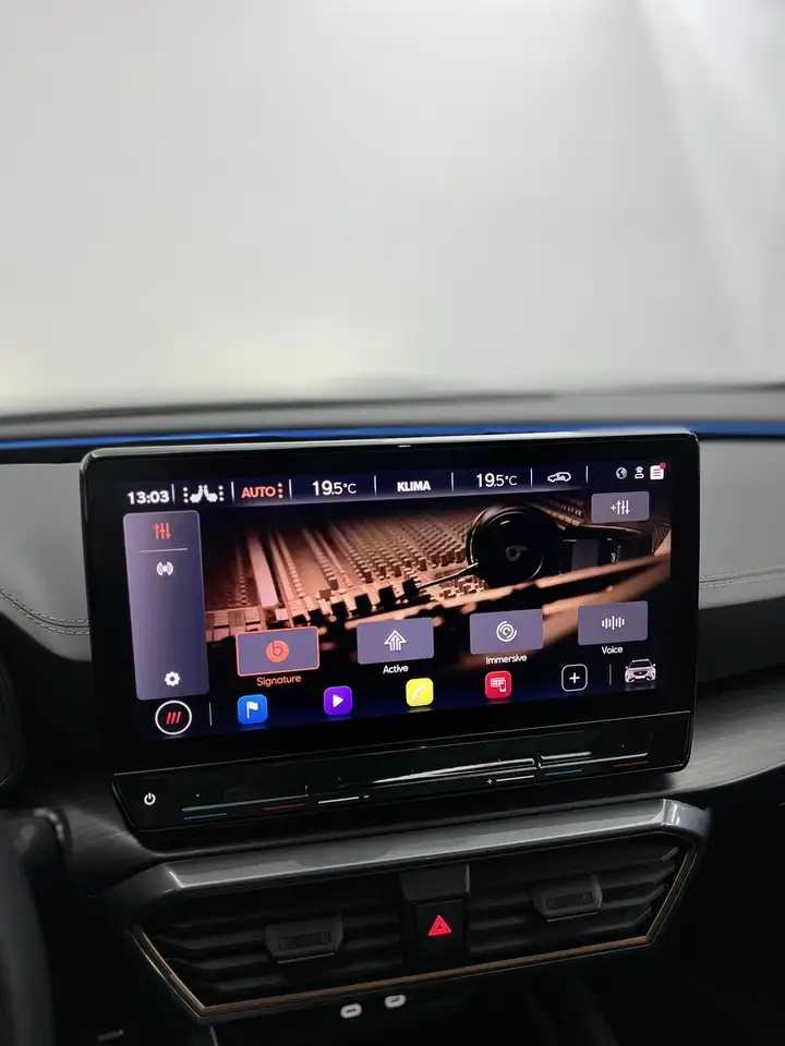 CUPRA Formentor VZ5 2.5 TSI 4D CARBON PANO+MEMO+360+ — Galerie du véhicule 36