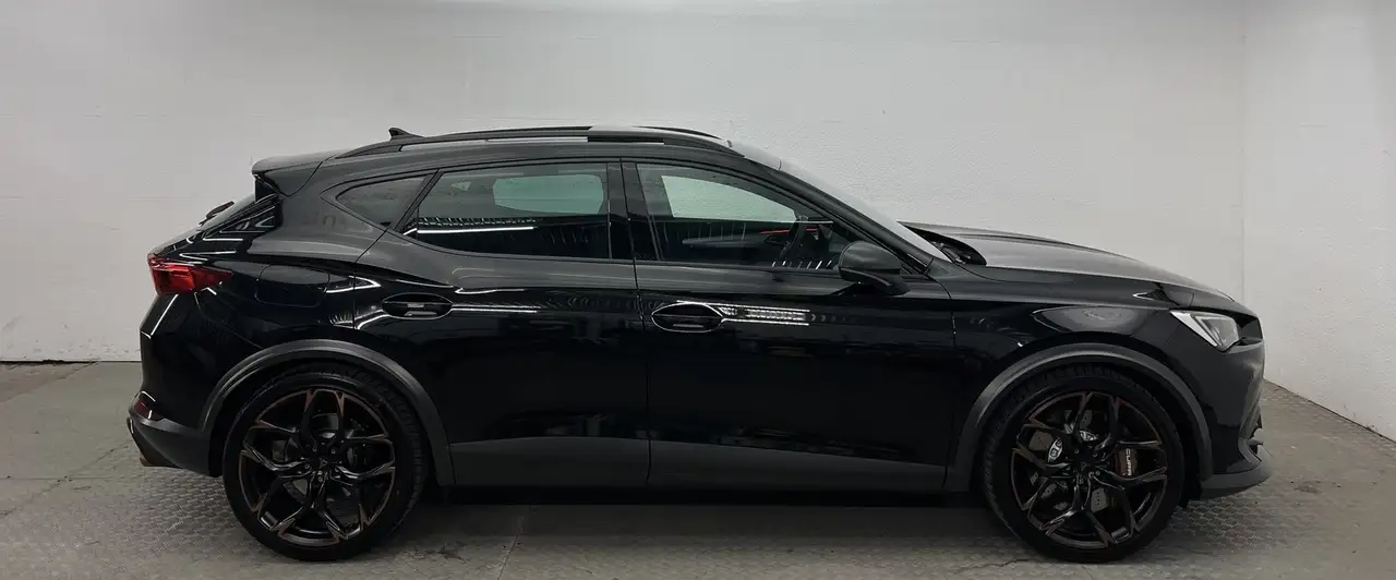 CUPRA Formentor VZ5 2.5 TSI 4D CARBON PANO+MEMO+360+ — Galerie du véhicule 5