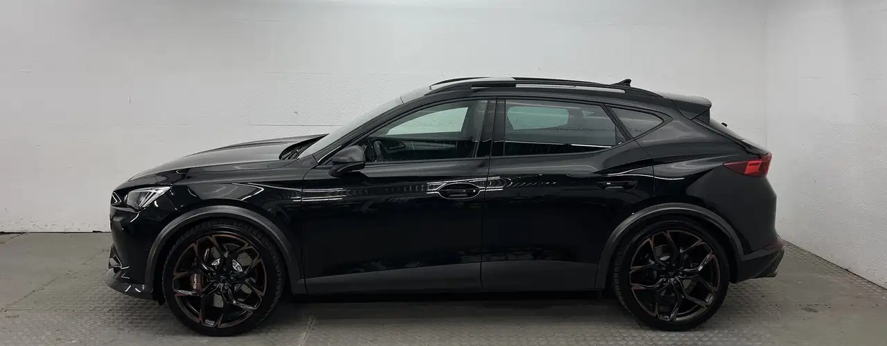 CUPRA Formentor VZ5 2.5 TSI 4D CARBON PANO+MEMO+360+ — Galerie du véhicule 2