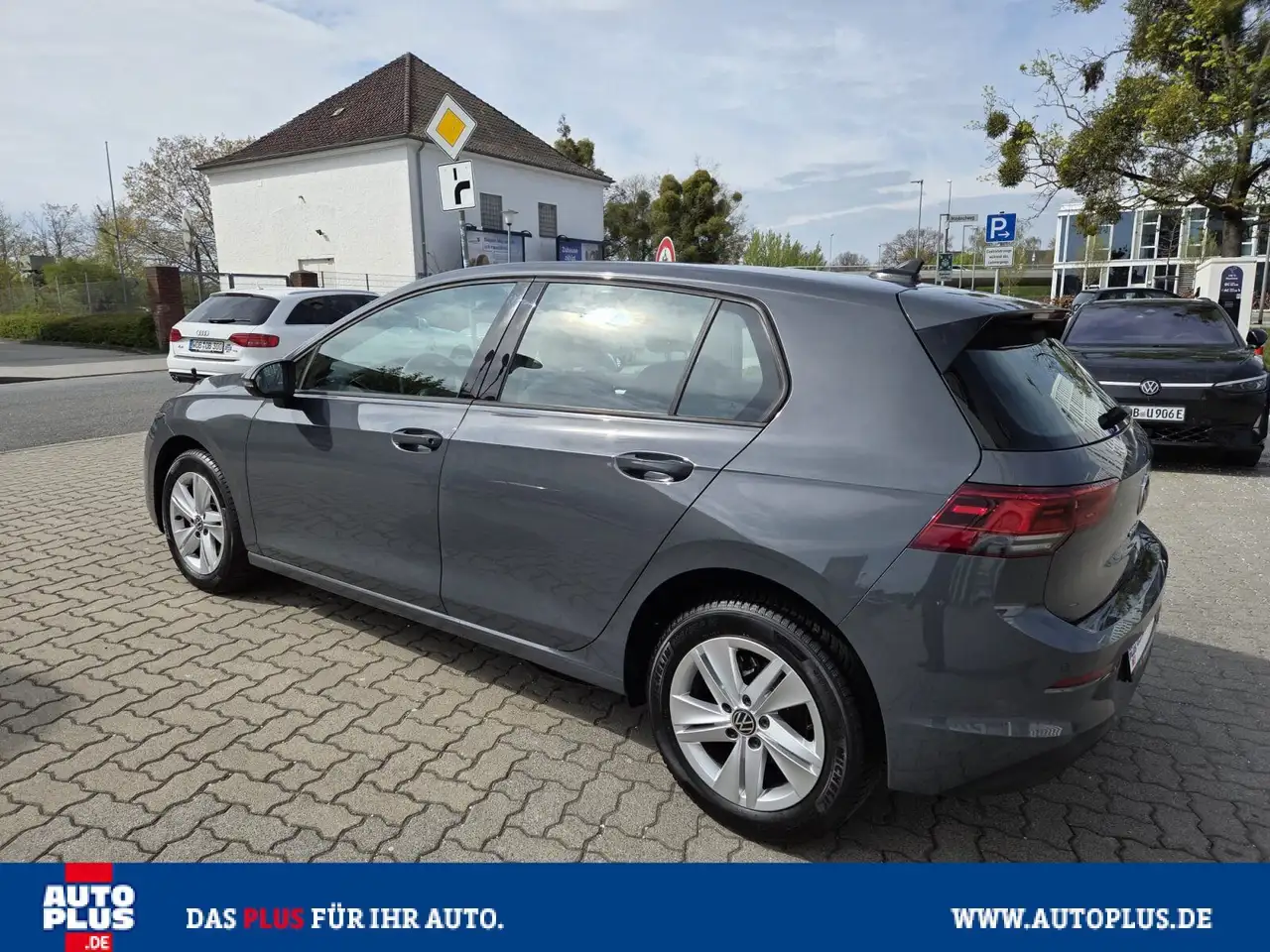 Volkswagen Golf 1.5 BMT SITZHZG+NAVI+1.HAND+ALLWETTER+GLife — معرض صور السيارة 4