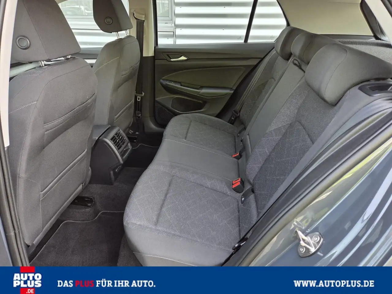 Volkswagen Golf 1.5 BMT SITZHZG+NAVI+1.HAND+ALLWETTER+GLife — معرض صور السيارة 27