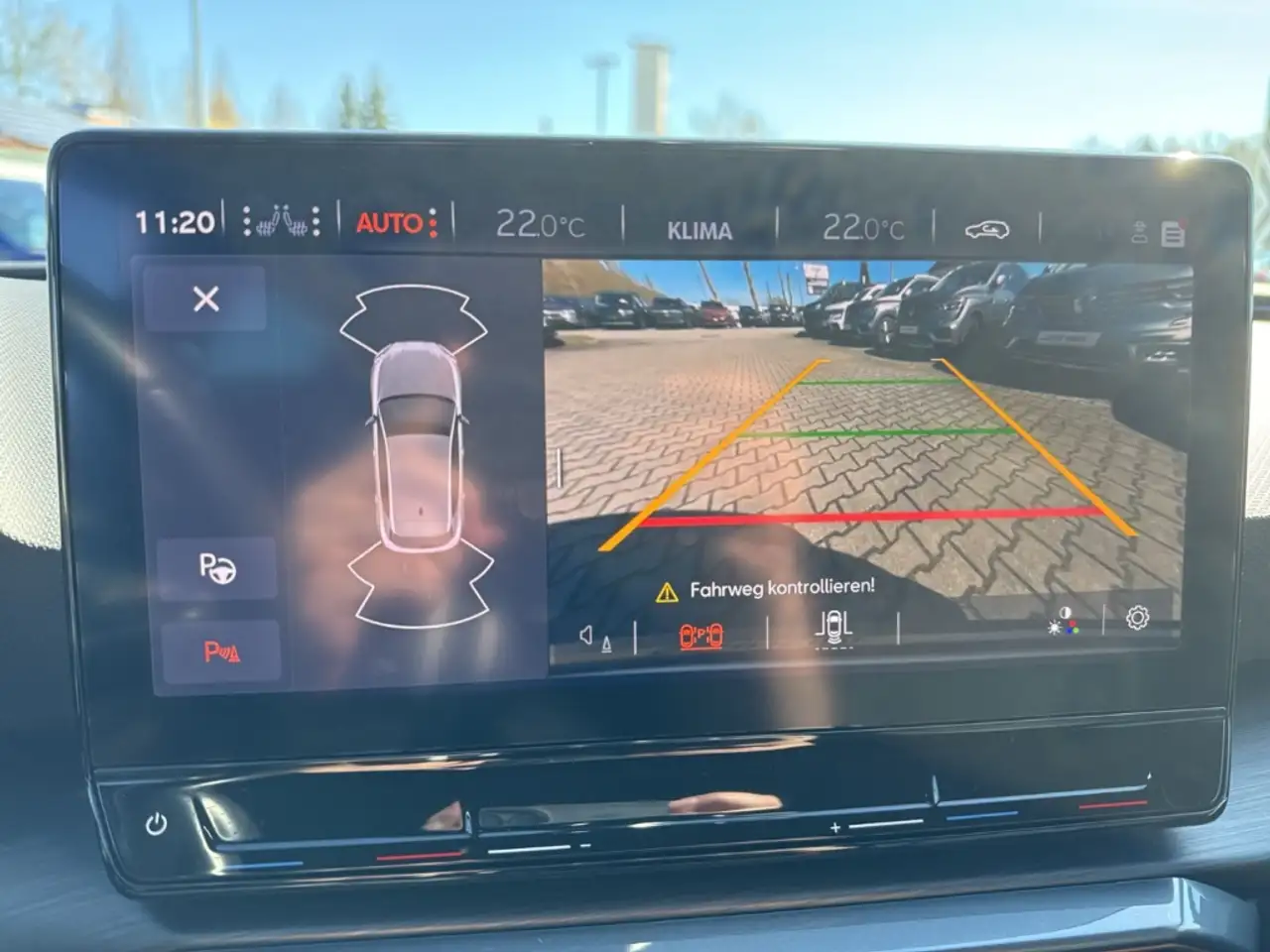 CUPRA Leon 2.0 TSI 221 KW DSG VZ SHZ+KAMERA+LED+ACC — معرض صور السيارة 31