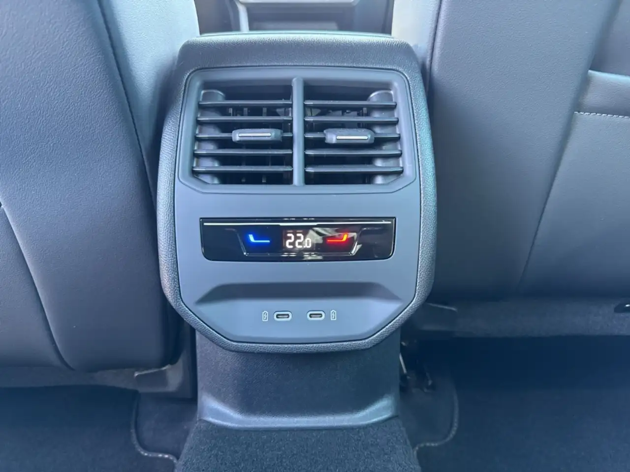 CUPRA Leon 2.0 TSI 221 KW DSG VZ SHZ+KAMERA+LED+ACC — معرض صور السيارة 28
