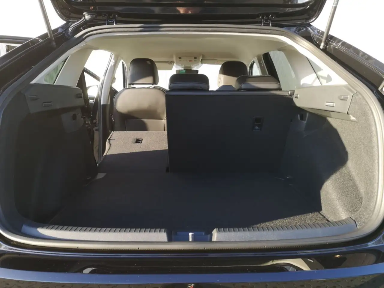 Volkswagen Taigo Life 1.0 TSI DSG*LED*NAVI*KAM*ACC*ALLSEASO — Galería del vehículo 22