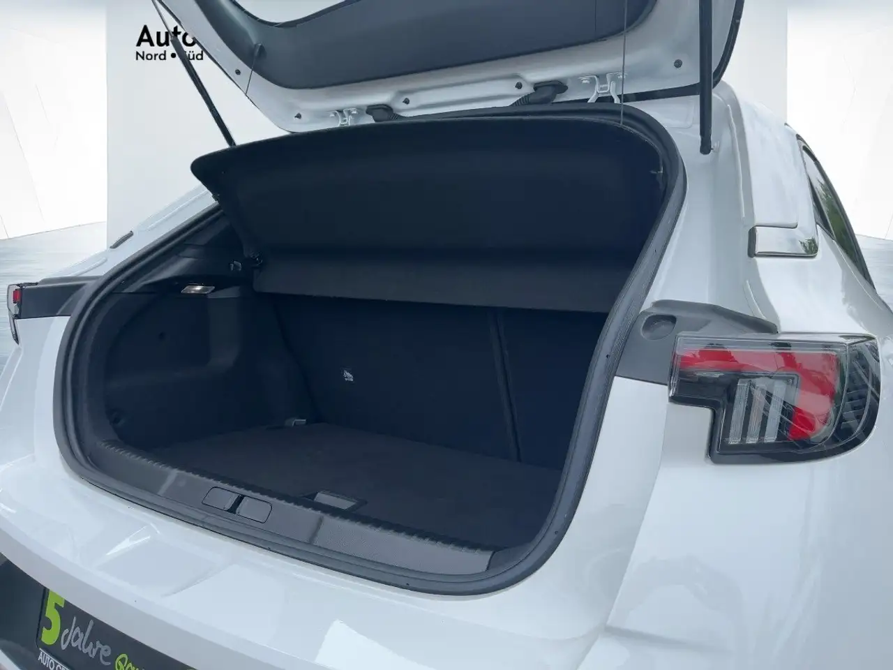 Opel Mokka 1.2 Elegance LED/Multimedia/SHZ/LHZ/PDC — Vehicle gallery 9