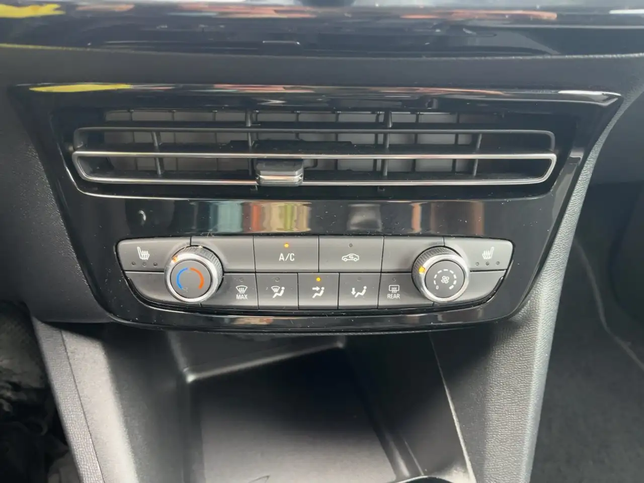 Opel Mokka 1.2 Elegance LED/Multimedia/SHZ/LHZ/PDC — Vehicle gallery 20