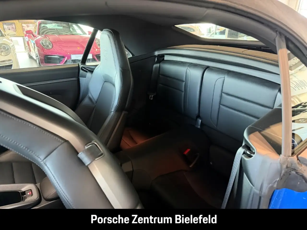 Porsche 992 911 Carrera Cabrio Sportabgas Surround-View — Vehicle gallery 30