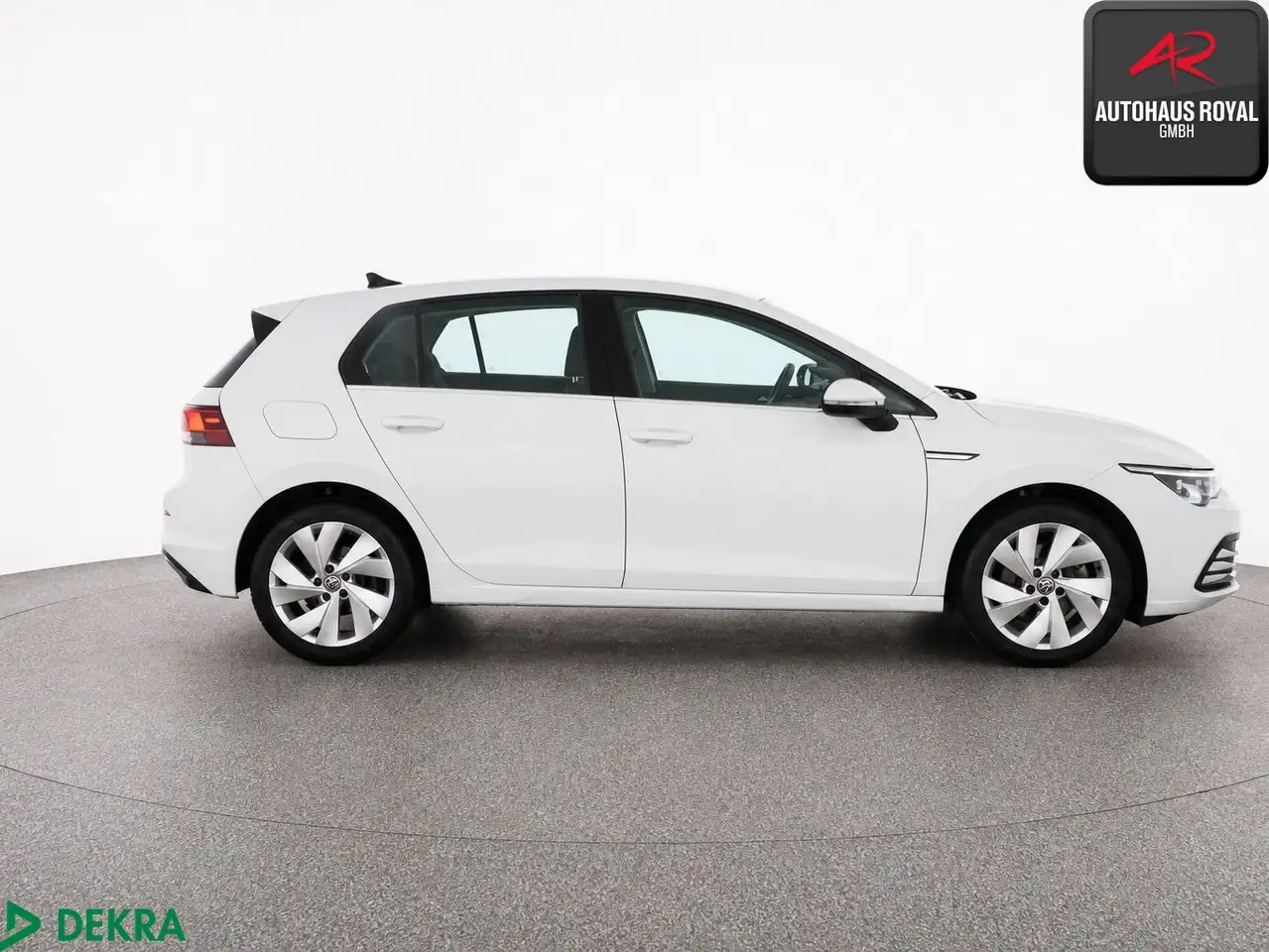 Volkswagen Golf VIII 2.0 TSI STYLE MASSAGE,MEMORY,CARPLAY — Galerie du véhicule 6