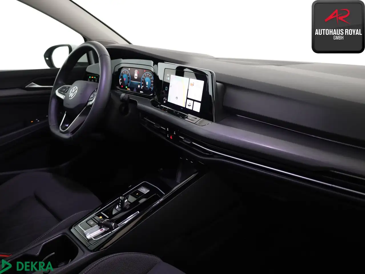 Volkswagen Golf VIII 2.0 TSI STYLE MASSAGE,MEMORY,CARPLAY — Galerie du véhicule 10
