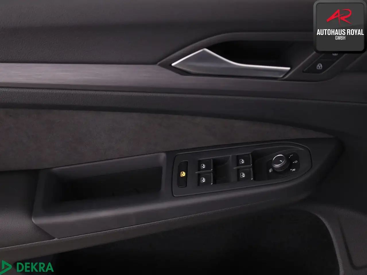 Volkswagen Golf VIII 2.0 TSI STYLE MASSAGE,MEMORY,CARPLAY — Galerie du véhicule 14