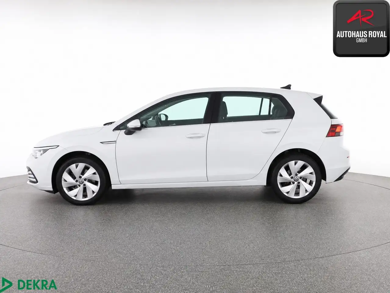 Volkswagen Golf VIII 2.0 TSI STYLE MASSAGE,MEMORY,CARPLAY — Galerie du véhicule 2