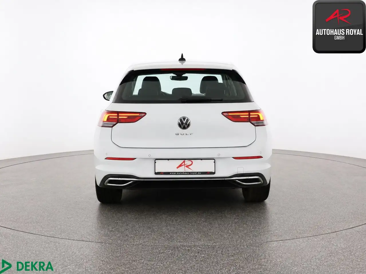 Volkswagen Golf VIII 2.0 TSI STYLE MASSAGE,MEMORY,CARPLAY — Galerie du véhicule 4