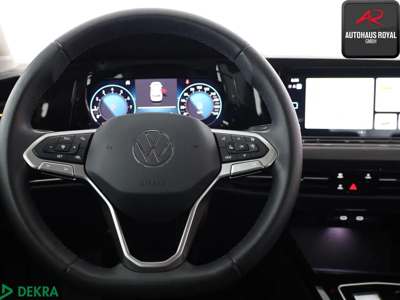 Volkswagen Golf VIII 2.0 TSI STYLE MASSAGE,MEMORY,CARPLAY — Galerie du véhicule 15
