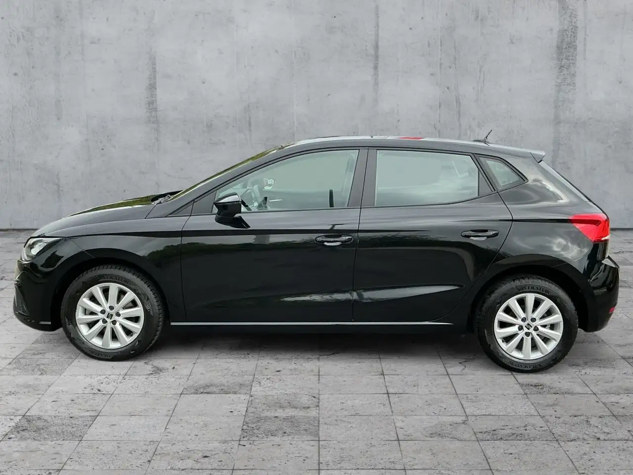 SEAT Ibiza 1.0 TSI STYLE LED+APP+DAB+TEMPOMAT+MFL+ALU — Galerie du véhicule 4