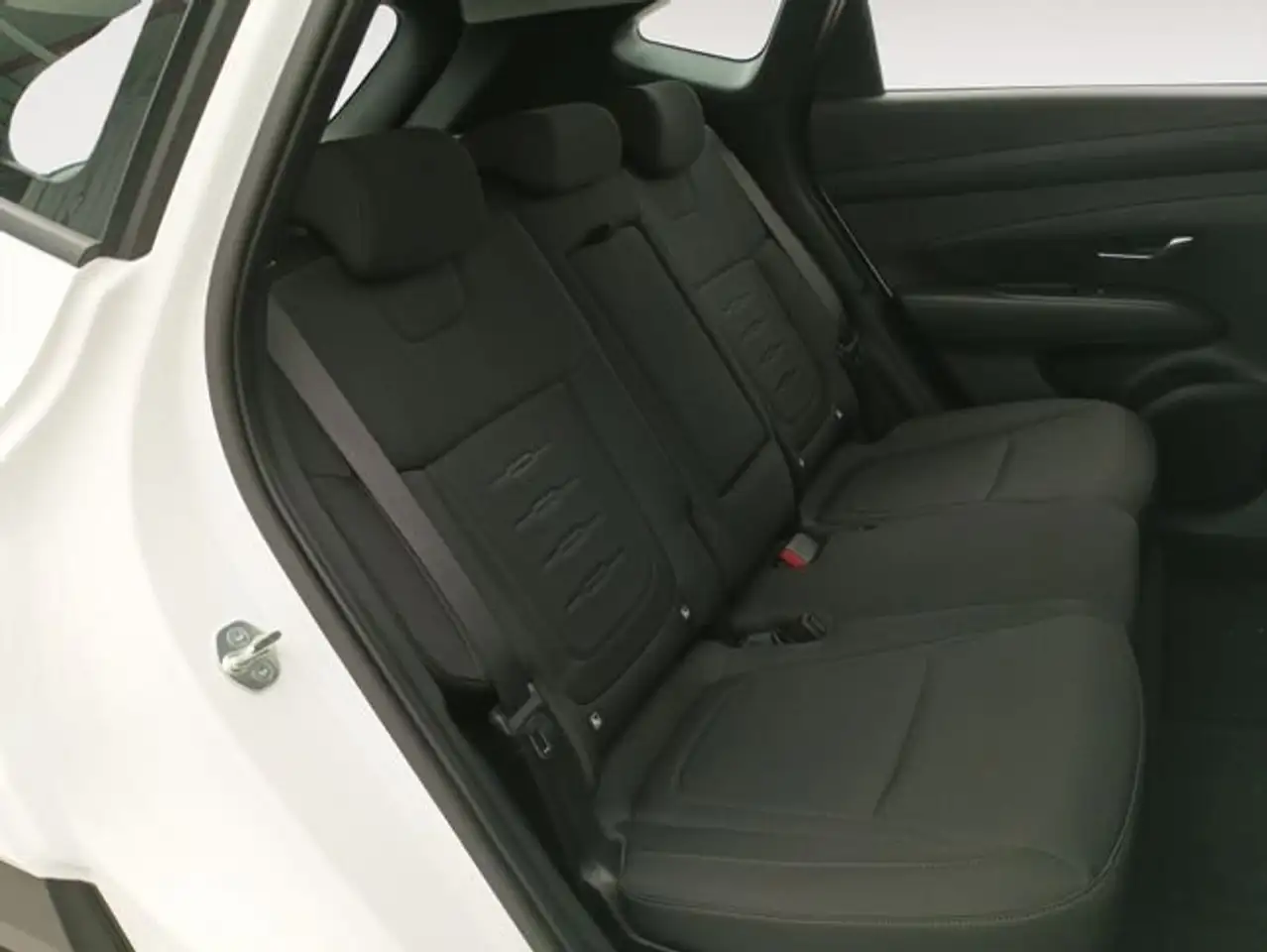 Hyundai TUCSON 1.6T 118kW (160CV) 48V Maxx — Galerie du véhicule 9
