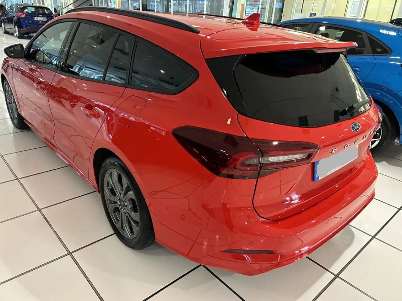 Ford Focus 1.0 ECOBOOST MHEV ST LINE SB. — معرض صور السيارة 4