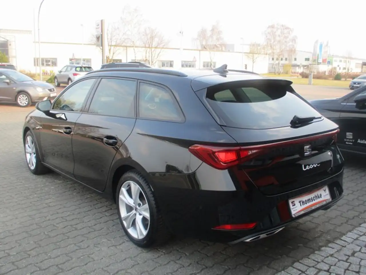 SEAT Leon Leon ST 1.5 TSI FR LED NAVI — Vehicle gallery 4