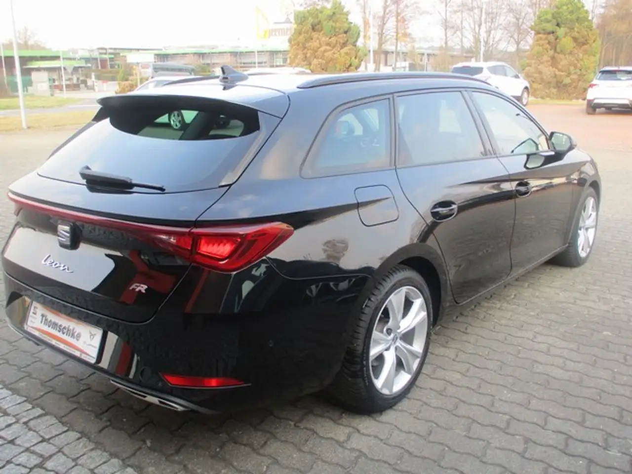 SEAT Leon Leon ST 1.5 TSI FR LED NAVI — Vehicle gallery 6