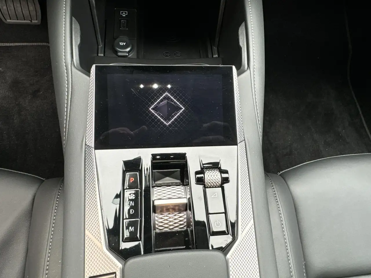 DS Automobiles DS 4 Rivoli NAVI+CARPLAY+SCHALTWIPPEN — معرض صور السيارة 13