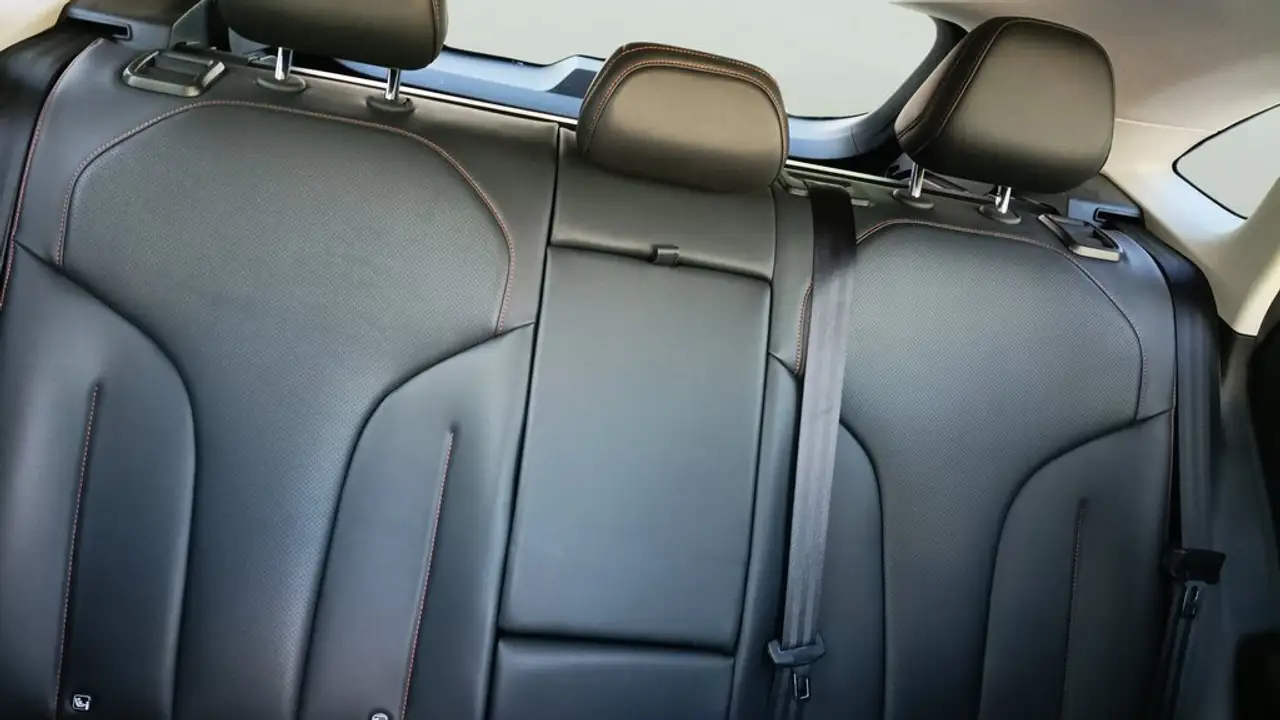 MG HS eHS 1.5 T-GDI Luxury — Galerie du véhicule 13