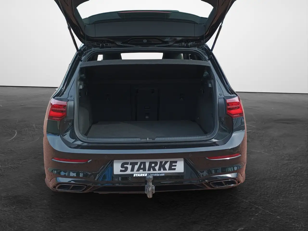 Volkswagen Golf 1.5 eTSI DSG R-Line Black Style — Vehicle gallery 13