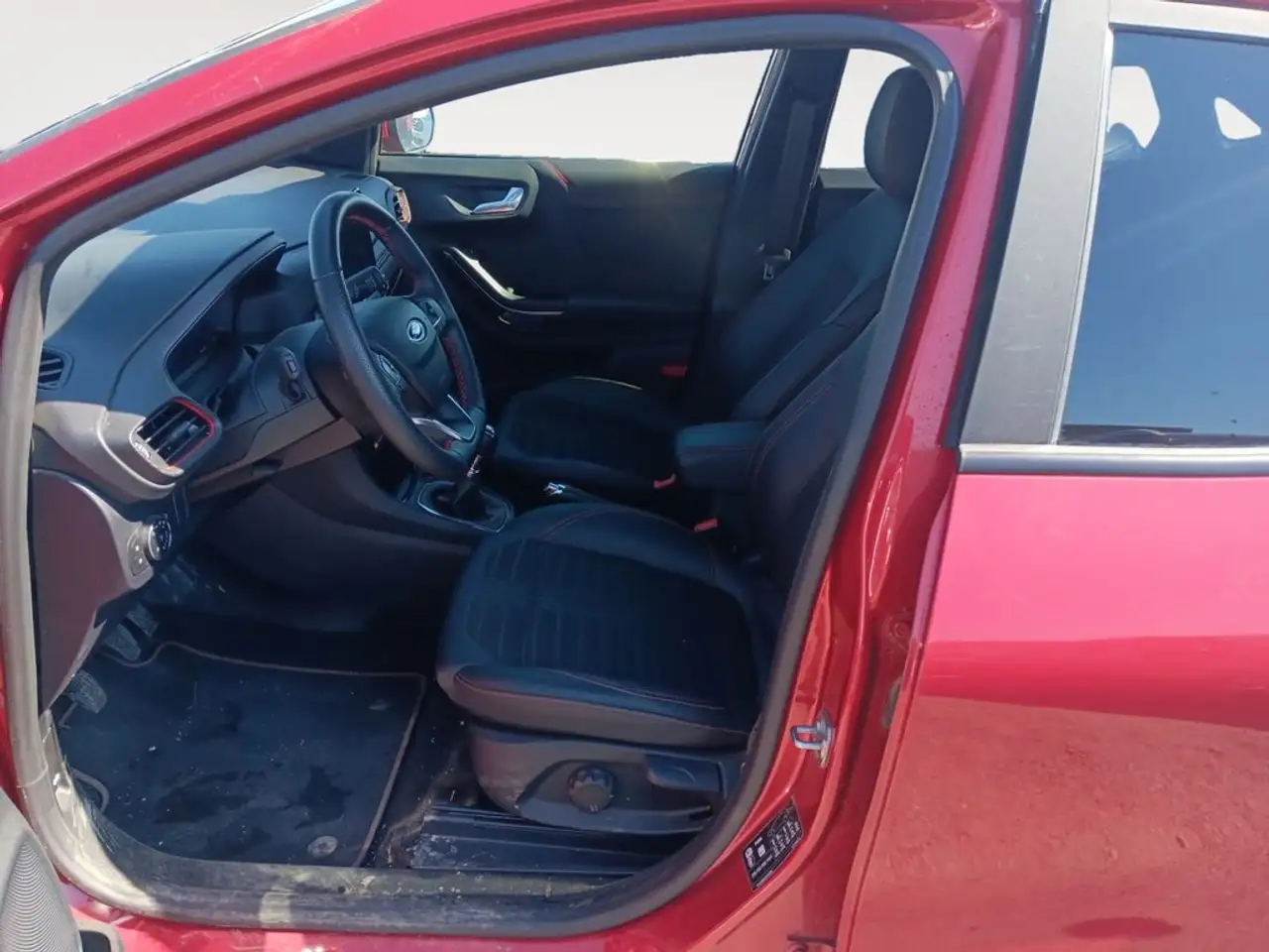 Ford Puma 1.0 EcoBoost MHEV ST-Line X 125 — معرض صور السيارة 12