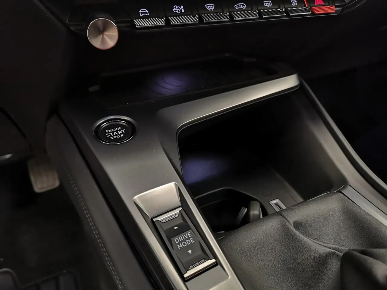 Peugeot 308 1.2 PURETECH 130 ALLURE GPS LL17 RADAR AR+CAM — معرض صور السيارة 20