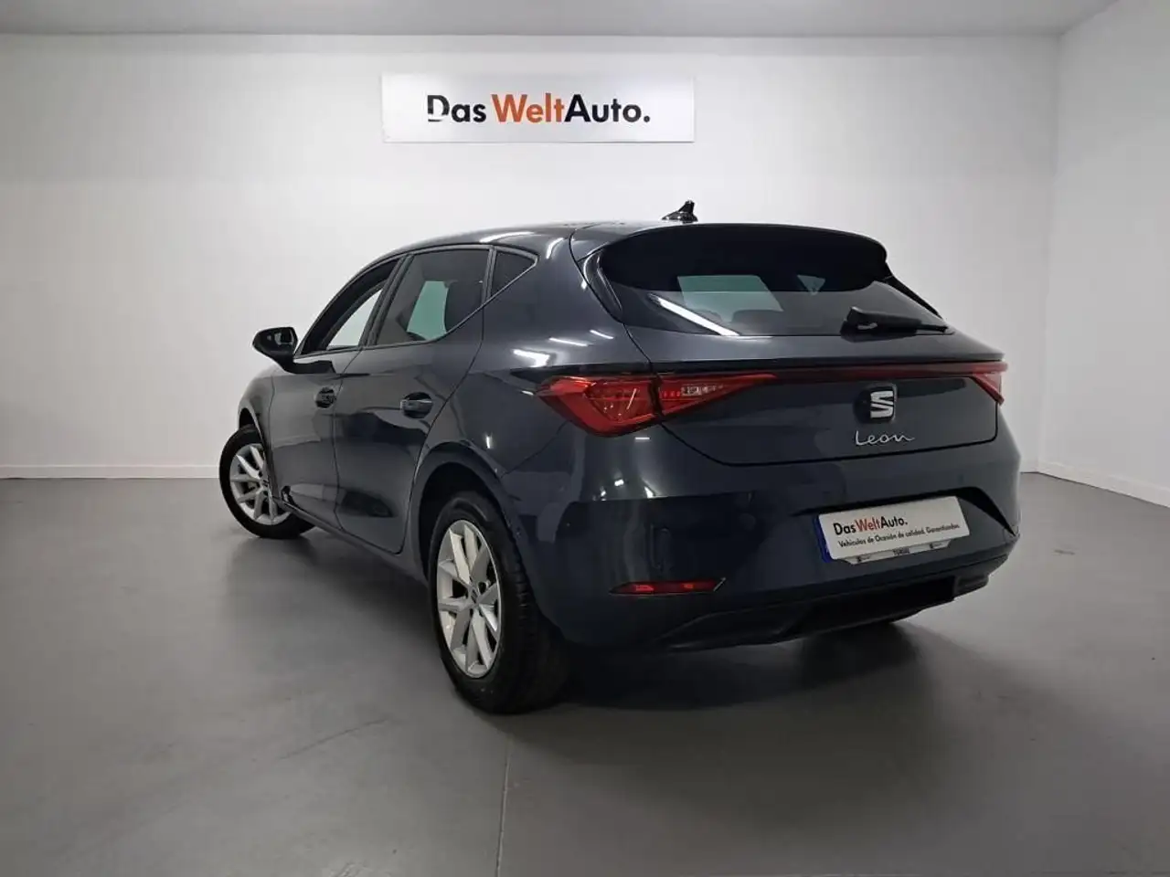 SEAT Leon 1.0 TSI S&S Style XS 110 — معرض صور السيارة 2
