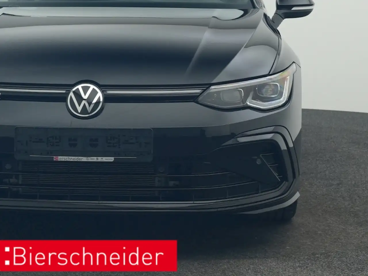 Volkswagen Golf 8 1.5 eTSI DSG R-Line NAVI AHK LED — Vehicle gallery 21