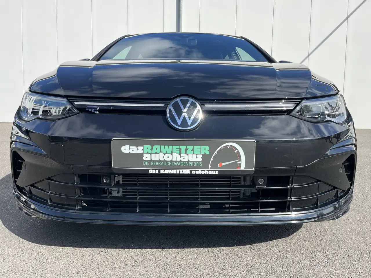Volkswagen Golf 1.5 TSI DSG R-Line Black Style 2,99% Fin. AHK Nav — معرض صور السيارة 4