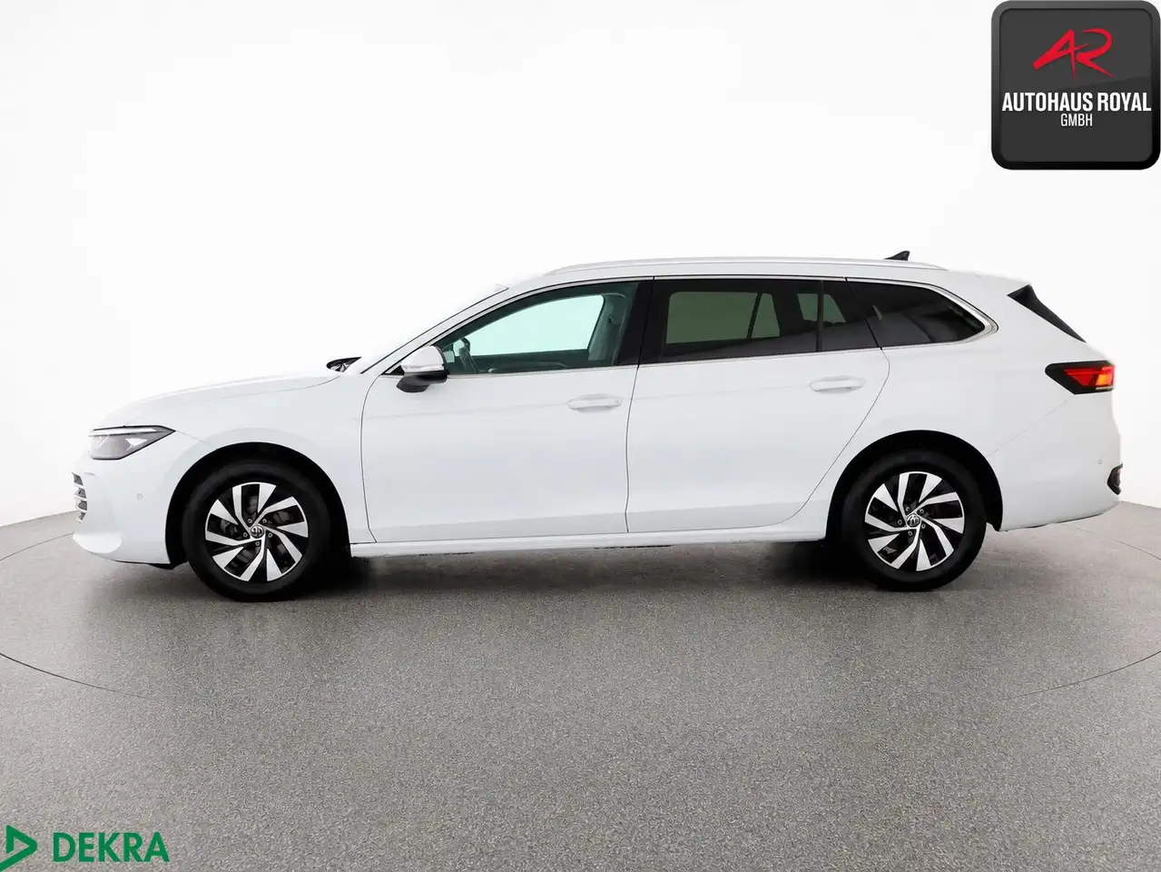 Volkswagen Passat Variant 1.5 eTSI HUD,ACC,KAMERA,MASSAGE — Galería del vehículo 2