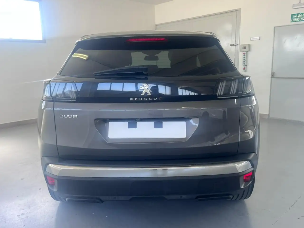 Peugeot 3008 Hybrid 136 Allure Pack eDCS6 — Vehicle gallery 7