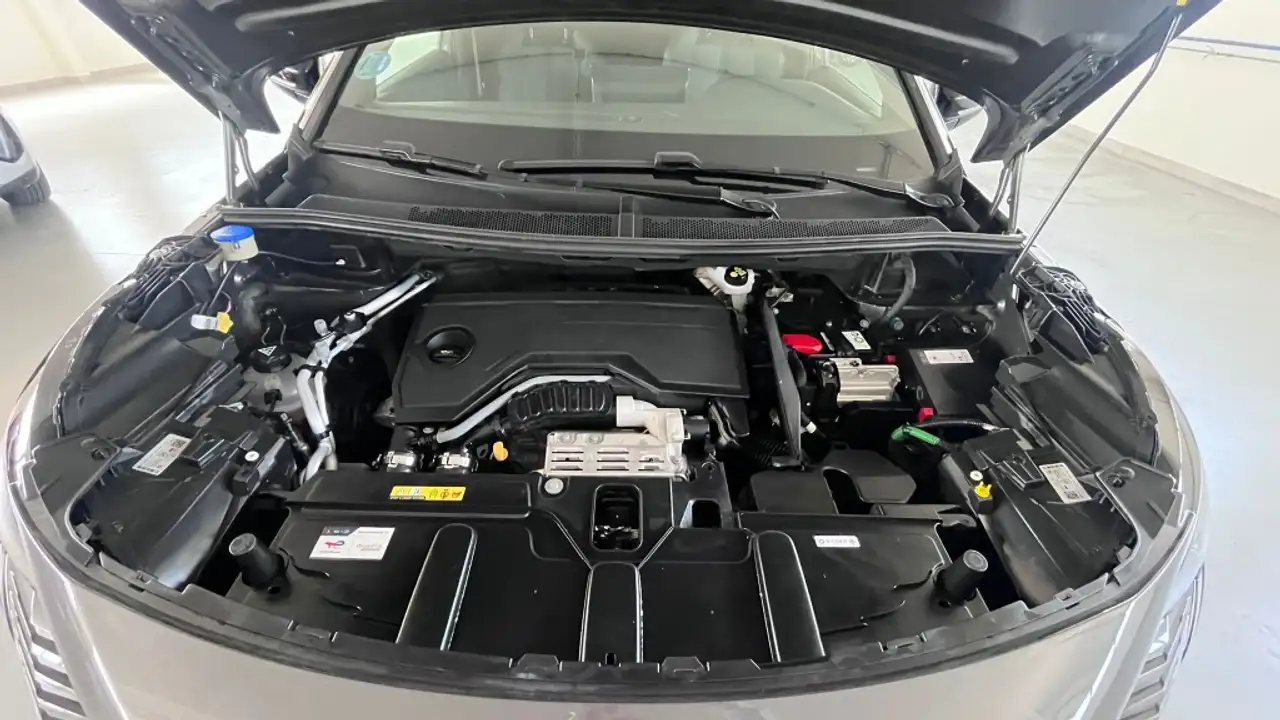 Peugeot 3008 Hybrid 136 Allure Pack eDCS6 — Vehicle gallery 11