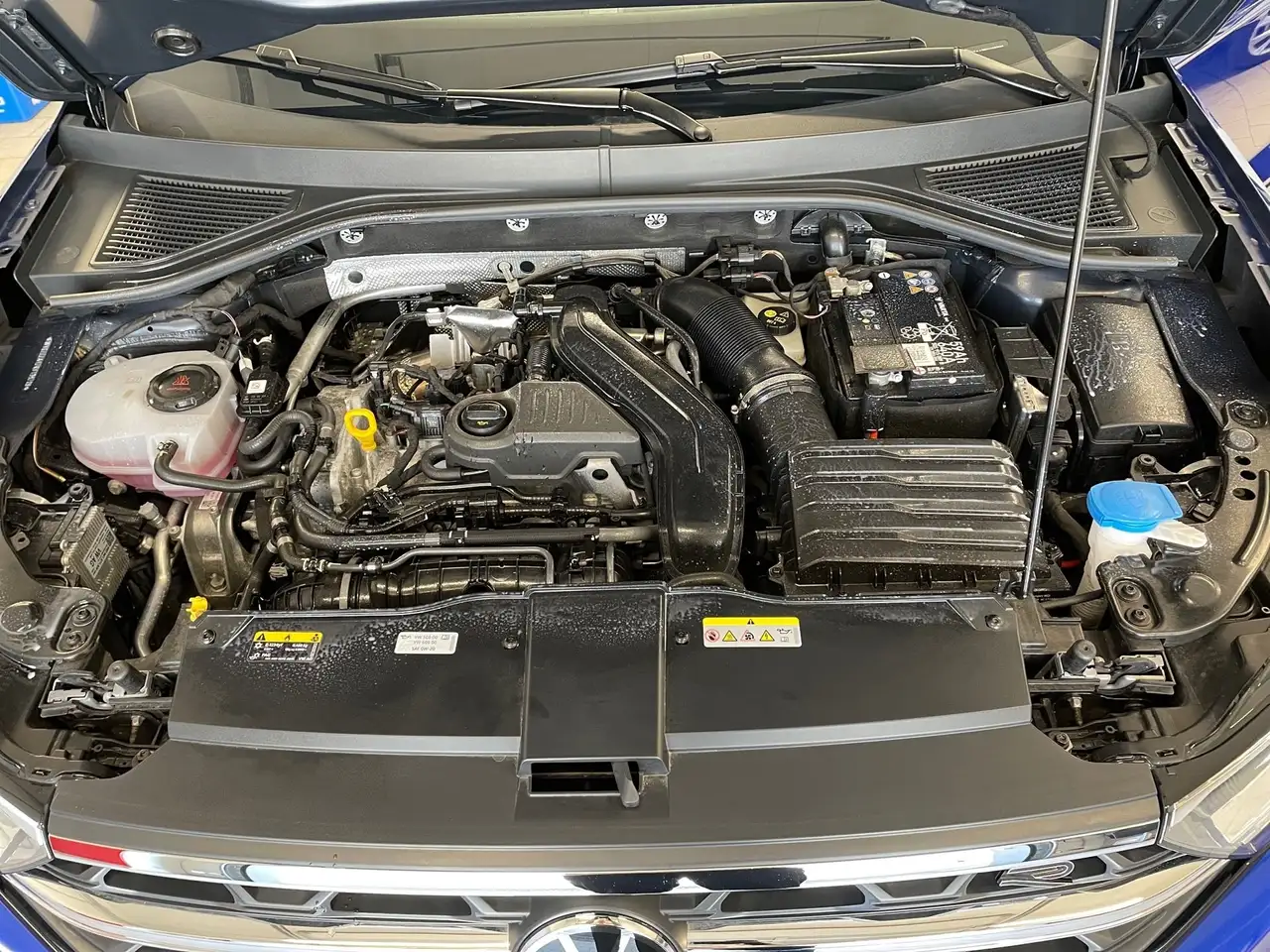 Volkswagen T-Roc 1.5 TSI R-Line *LED*NAVI*PARKSENSOR* — Galería del vehículo 8