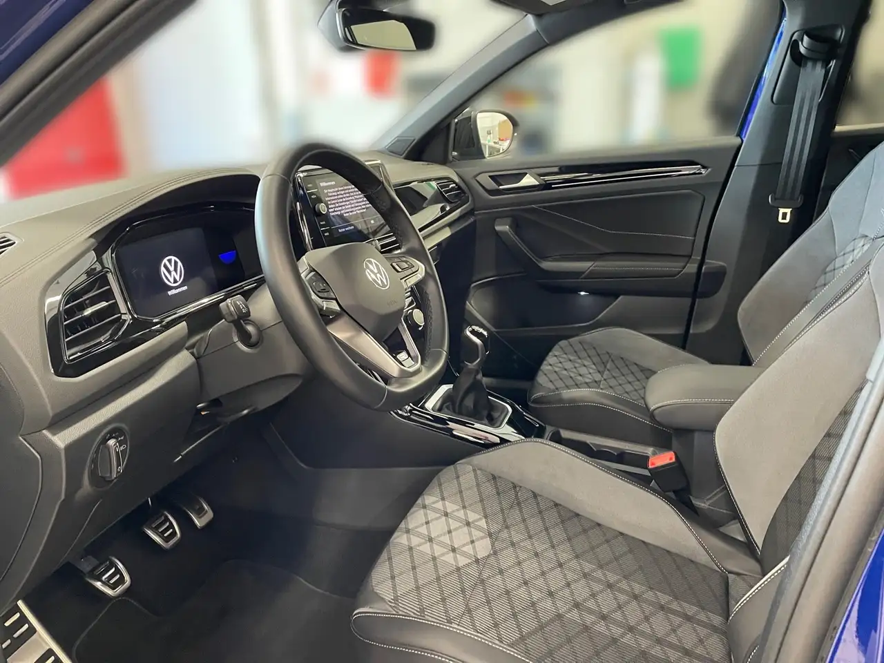 Volkswagen T-Roc 1.5 TSI R-Line *LED*NAVI*PARKSENSOR* — Galería del vehículo 10